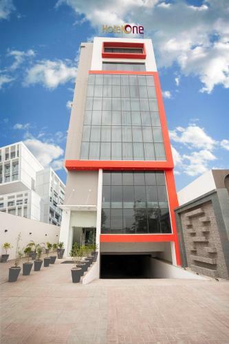 Hotel One Mm Alam Road, Lahore
