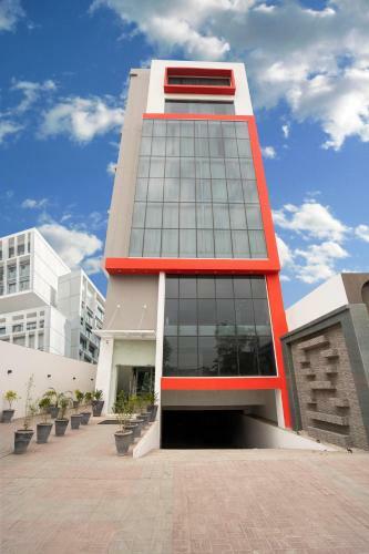 Hotel One Mm Alam Road, Lahore