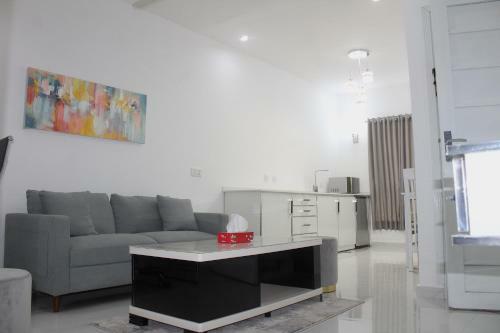 Albergue Safe Square Apartment Building
