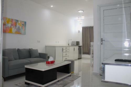 Albergue Safe Square Apartment Building