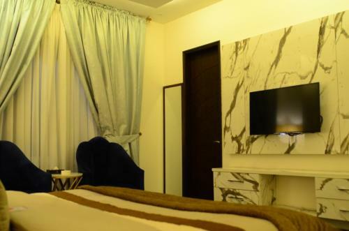 Belmorris Hotels & Resorts