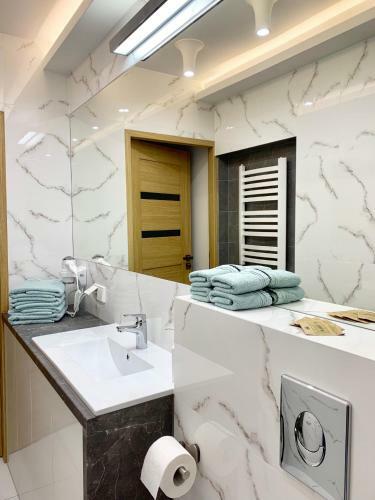 D&m Apart Interior Styles