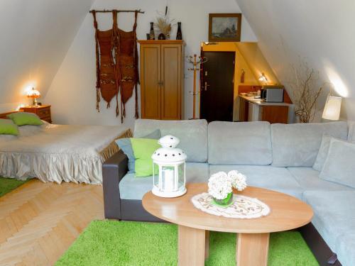 Lovely Apartment In Darlowo With Pool & Garden