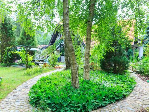 Lovely Apartment In Darlowo With Pool & Garden