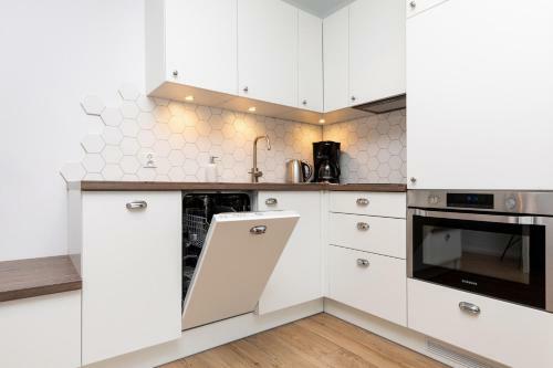Marine Apartment 9b By Renters
