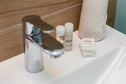 Marine Apartment 9b By Renters