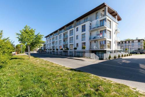 Marine Apartment 9b By Renters