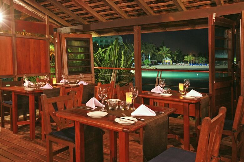 La Creole Beach Hotel & Spa