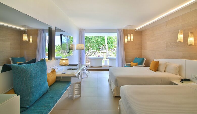La Creole Beach Hotel & Spa