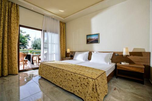 Possidi Holidays Resort & Suite Hotel