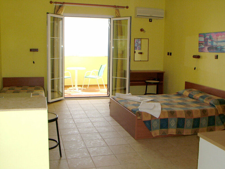 Ammes Hotel
