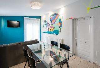 Hostal Colors Rooms & Apartments