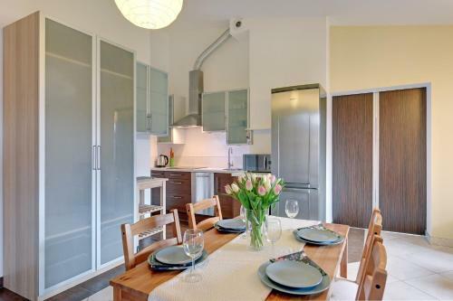 Neptun Park Sunny 2 Bedrooms Apartment