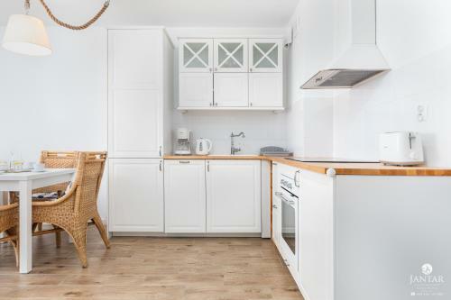 Jantar Apartamenty - Bia?y Dom