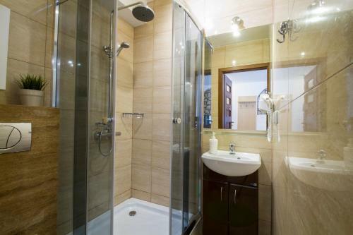 Udanypobyt Apartamenty Przy Dolinach C I D