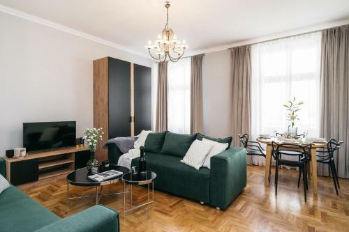 Papillon Apartment By Loft Affair