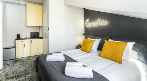 Camera Apartments