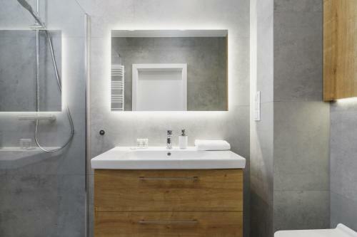 Apartments Supernova Near Tauron Arena By Renters