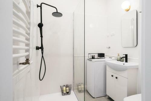Luna Apartment By Loft Affair