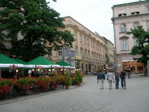 Main Market Square Apartments With Air Condition