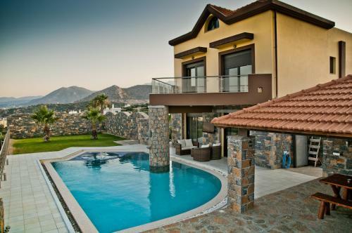 Villa St. Nicolas & Theano