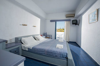 Ormos Crystal Hotel