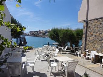 Aparthotel Polydoros
