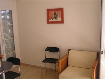 Aparthotel Polydoros