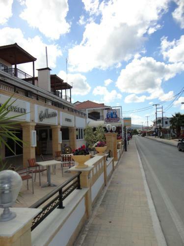 Hotel Montes Apartments & Studios
