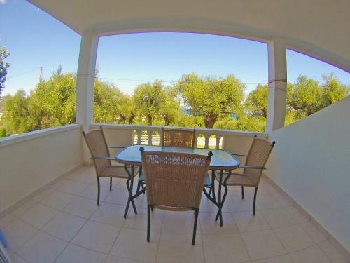 Pouliezos Koklanis Zante Apartments