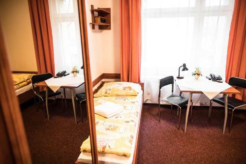 ?aczek Hotele Studenckie