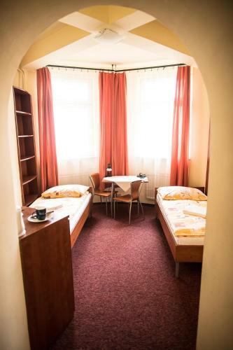 ?aczek Hotele Studenckie