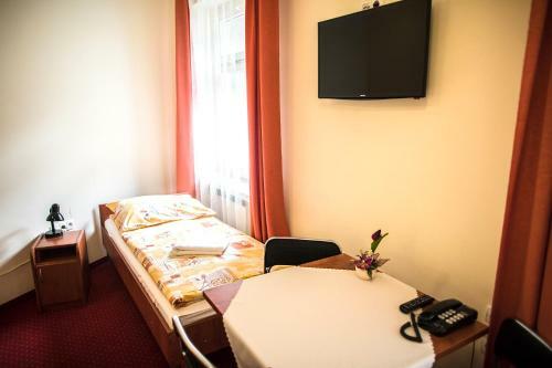 ?aczek Hotele Studenckie