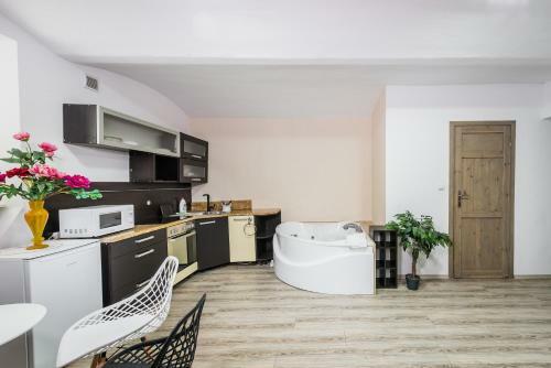 Jacuzzi Jm Rooms Apartment Wawelofts