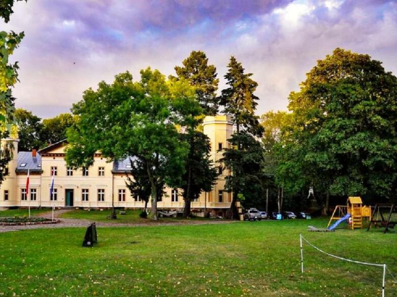 Agroturismo Pa?ac Kursko
