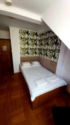 Hotel Pierwsze Pi?tro Restauracja&noclegi