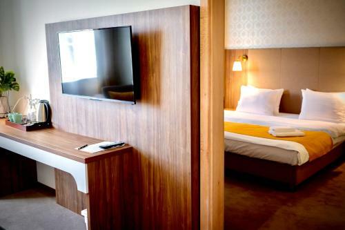 Hotel Nadodrza?ski Dw�r - Nowa S�l