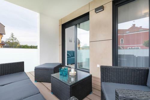 Sunny Rewal Apartments By Renters