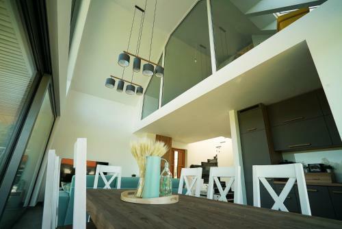 Villa Ant House Complex