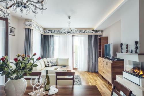 Empire Apartment By Renters Prestige