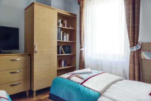 Empire Apartment By Renters Prestige