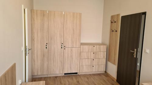 Hostel Hotel Pracowniczy R�?y Wiatr�w