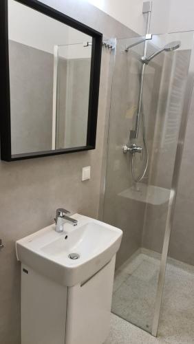 Hostel Hotel Pracowniczy R�?y Wiatr�w