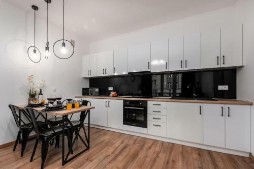 Apartments Madelaine Warsaw By Renters