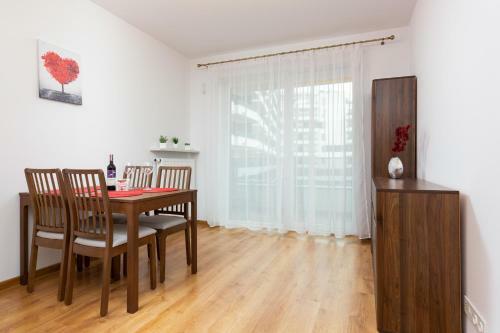 Mokotow Business Center Apartments By Renters