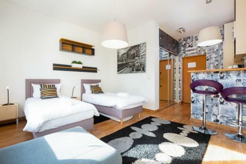 Apartments Warsaw Ho?a By Renters