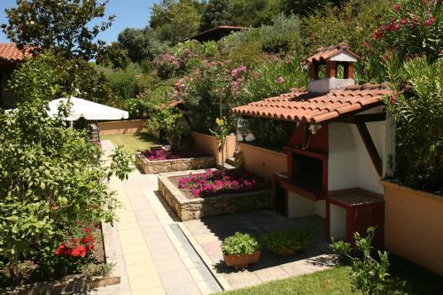 Elena Apartments & Studios