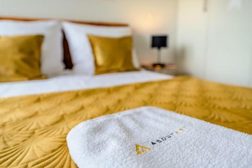 About Art Apartments