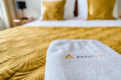 About Art Apartments