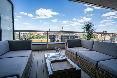 About Art Apartments